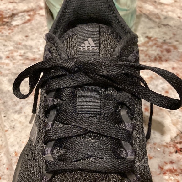 Excellent condition Adidas Bounce-two pairs - Picture 10 of 10